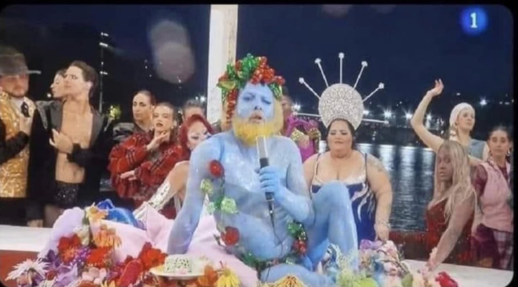 Cualquiera con 3 dedos de frente puede deducir (no hace falta ser historiador) que Le Festin des Dieux es una burla a La Última Cena. Llámame conservador, pero para mí esto es una falta de respeto, aplaudida por la agenda dominante y millones de tontos útiles.