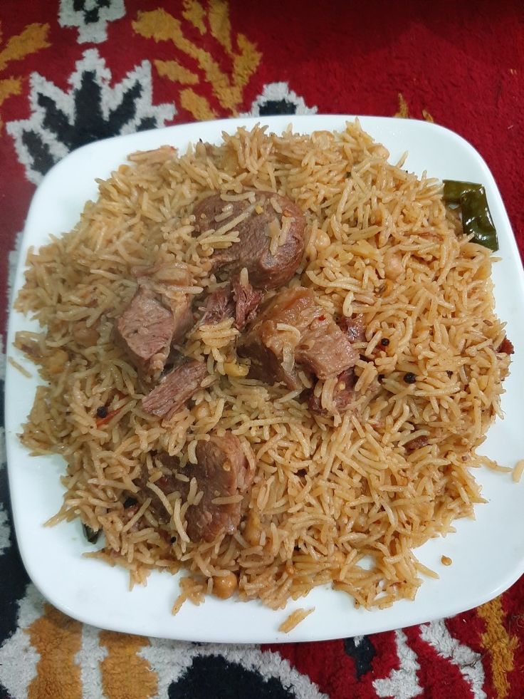 PositiveMattume's tweet photo. Cooking is a Therapy INDEED 😍✨❤️🤌🧿
Mutton Briyani and Prawn Chokku 🌝❤️🔥
Uppu mattum anga anga little sodhappal😂 Mathapadi came out perfect and adipoli taste 🥳💃❤
Poi oru kattu kattitu varan 🏃♀️
#CookingJourney https://t.co/gzK67IJiq3