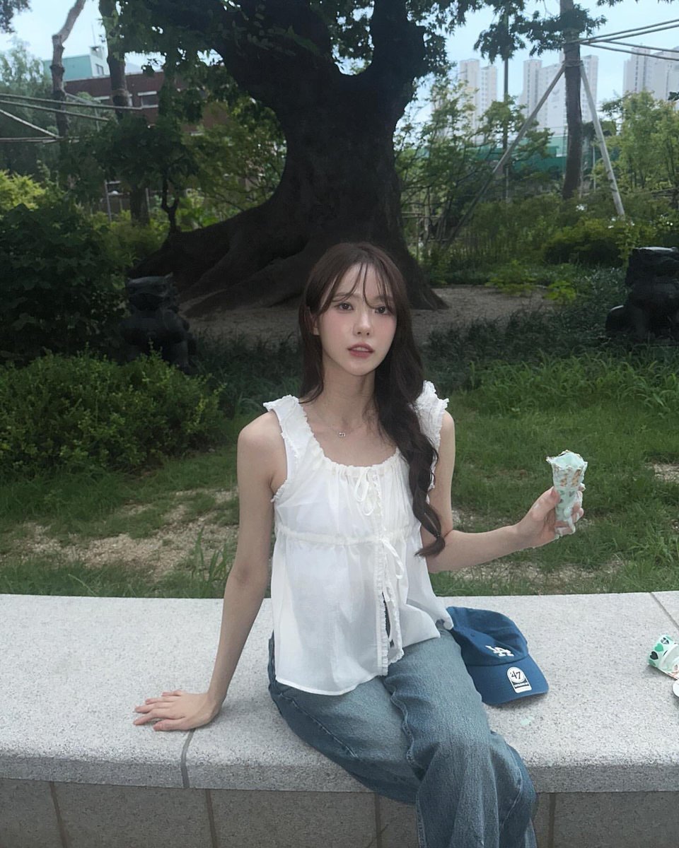 withludas's tweet photo. lee luda??? help?!?!?! https://t.co/RDEEkvsWs4