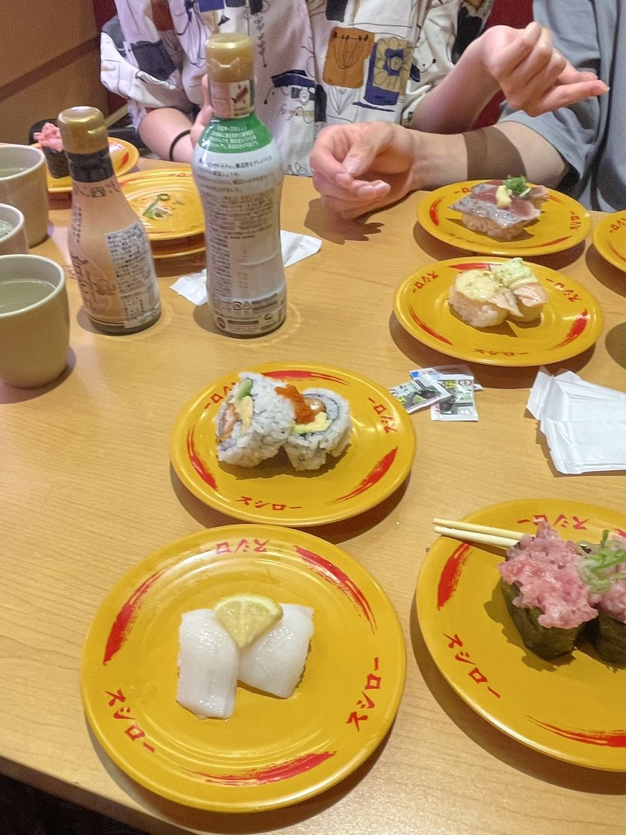 ゼミオリの打ち上げ！<a href="/akindosushiroco/">スシロー</a> 

酷暑のなかお越しくださった方々、本当にありがとうございました✨

安達ゼミの選考に参加してくだされば嬉しいですが、
今日明日のゼミオリであなたにぴったりなゼミが見つかることを祈ってます🥰

お疲れ様でした〜ー‼️