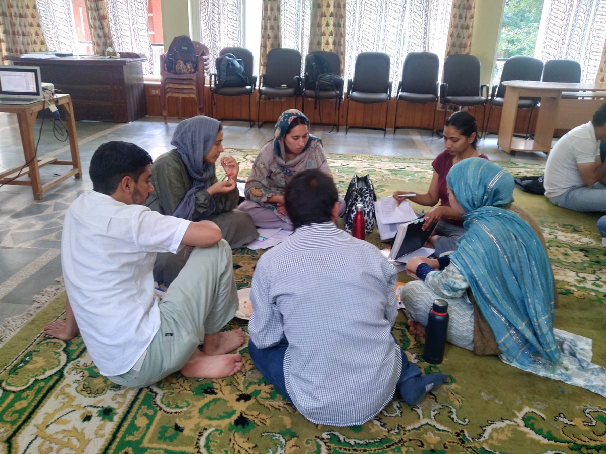 It was an amazing experience meeting teachers from Ladakh and Kashmir for a two-day workshop on nature learning with @NatrClassrooms 
They are all so insipring!