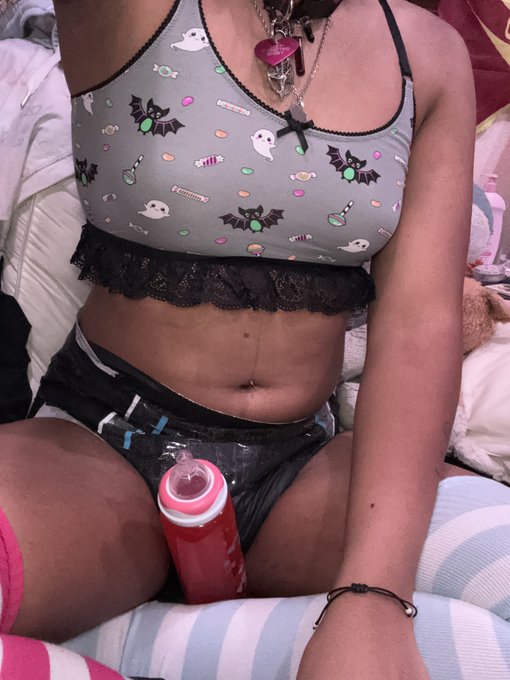 my padding today! filled the pink one and going to bed in black!! ni nii frens!!! https://t.co/hobyc<a href="/tag/littlespace"class="tags"><span>#littlespace</span></a><a href="/tag/daddiesgirl"class="tags"><span>#daddiesgirl</span></a><a href="/tag/bigdiaperfriday"class="tags"><span>#bigdiaperfriday</span></a>