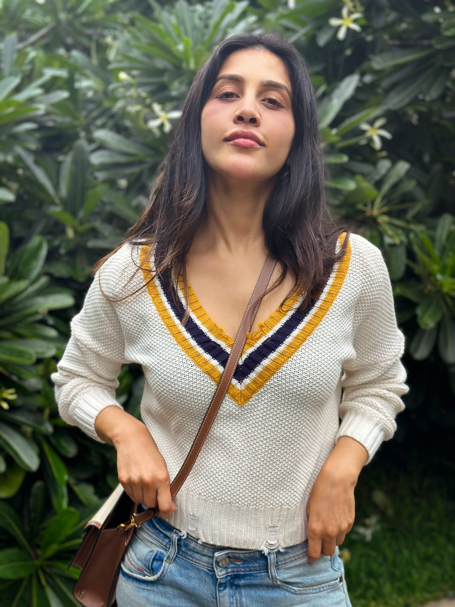 GTuJsH2a4AA--Ku?format=jpg&name=large