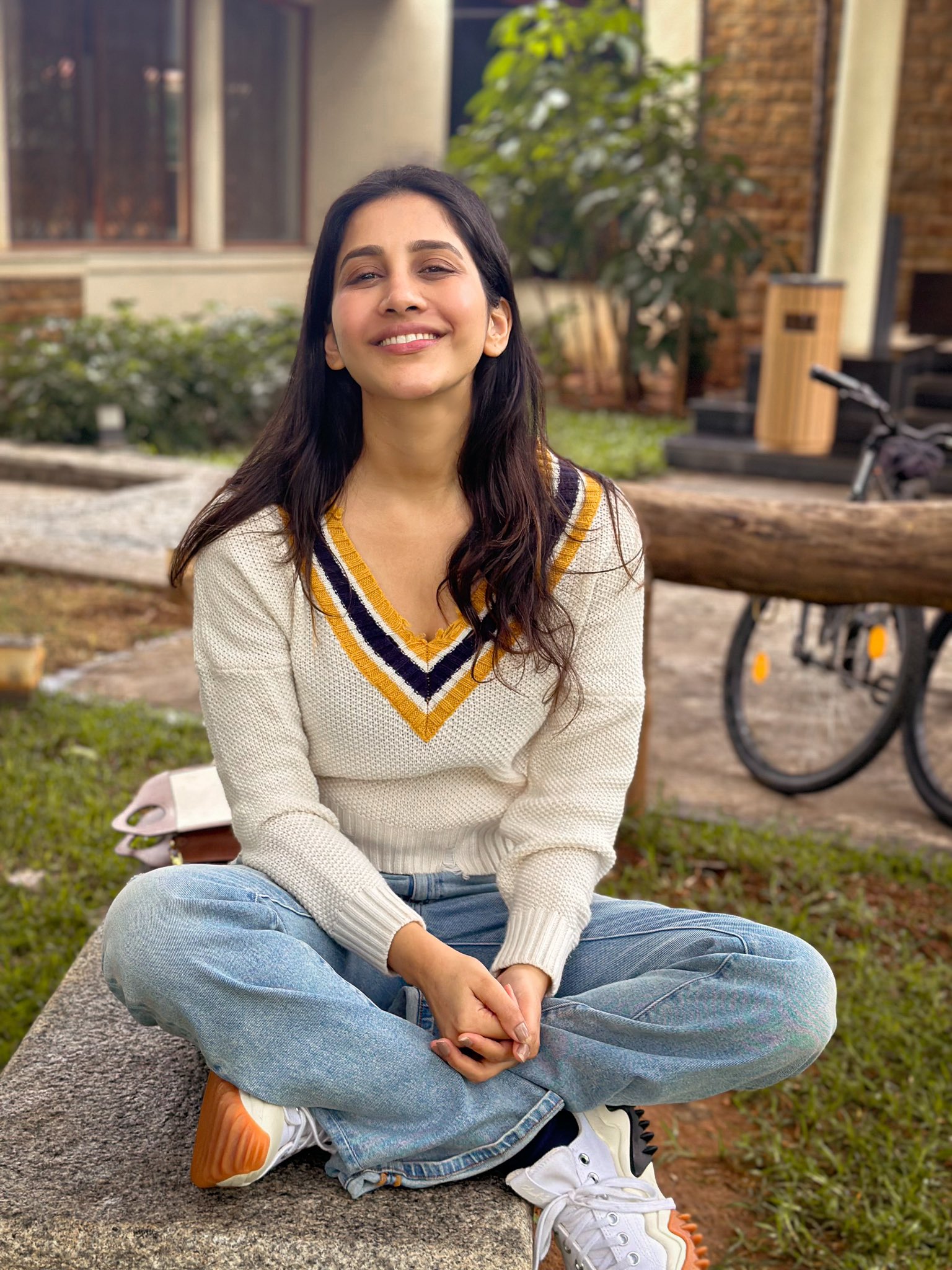 GTuJsH3bEAArngA?format=jpg&name=large