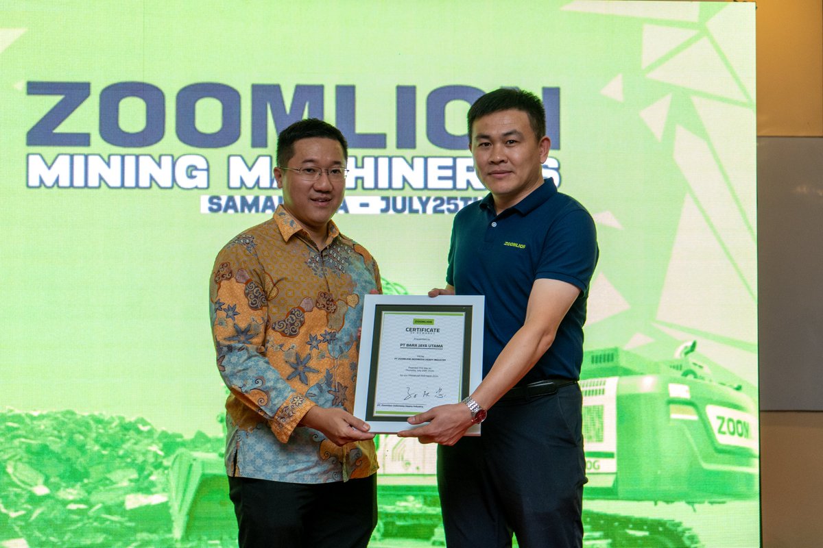 zoomlionEM's tweet photo. The first event in Samarinda was a huge success
#zoomlion #visioncreatesfuture #construction #excavator #miningtruck #earthmoving #indonesia https://t.co/ArXy8v0NDJ