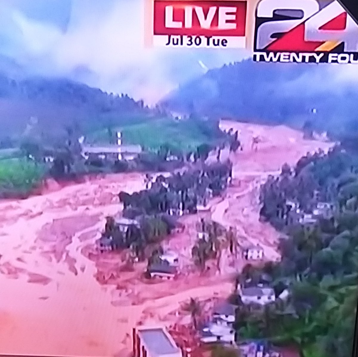 PKAbdulAzis's tweet image. Heart breaking and horrifying scenes of #mudslides and #flooding in #Wayanad, #Munnar and other #WesternGhat regions. Battered by #monsson rains, the region needs quick relief from  #Central  
and #StateGovernments. I condole the loss of lives in this calamity.