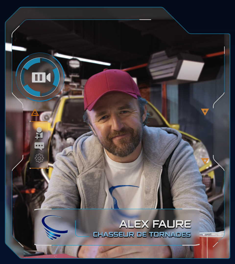 Les équipes du Futuroscope sont très touchées d'apprendre le décès du comédien Yannik Mazzilli. Pour nous il sera toujours le génial Alex Faure, chasseur de tornades à l’humour décoiffant. Toutes nos pensées à ses proches.