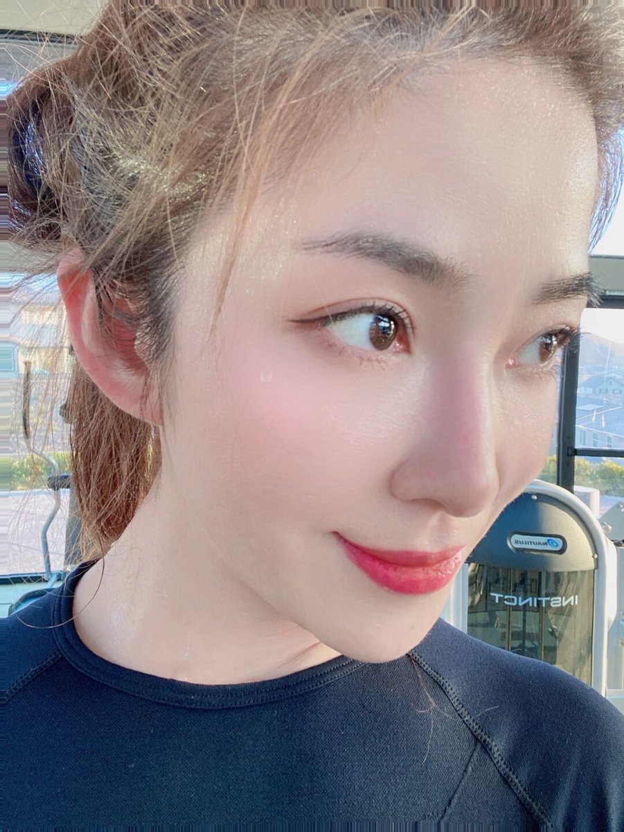 Emma Dumont (@kqfazj8njca27) on Twitter photo 