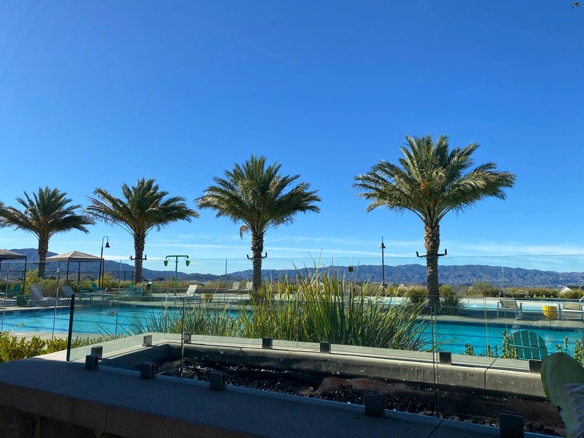 Emma Dumont (@lu72if2culo0i2) on Twitter photo 