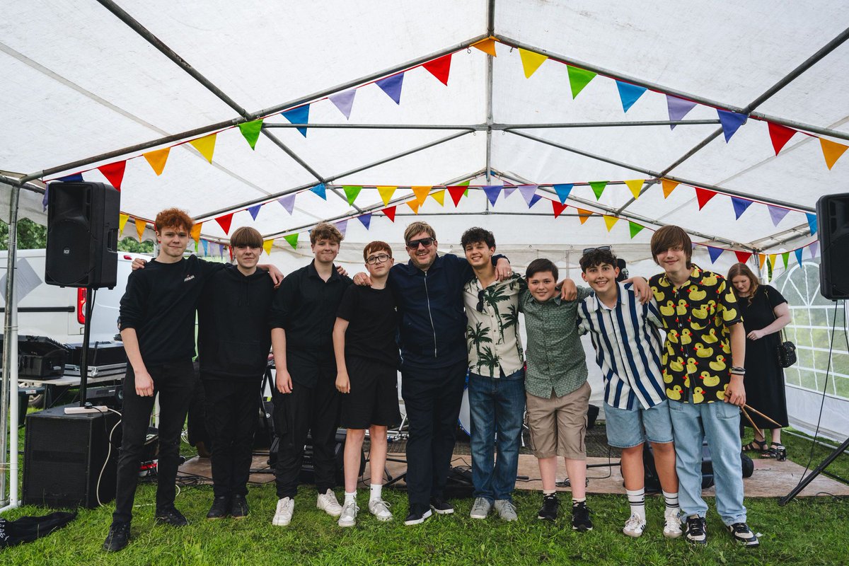 Menter Iaith Abertawe (@menterabertawe) on Twitter photo Diwrnod gwych yng Nghlydach gyda pharti haf PlanTawe, a setiau gan <a href="/MeiGwynedd/">Mei Gwynedd</a> a Band TΕ· Potas, Contra, ac Artemis i orffen y diwrnod! π
A fun day out in Clydach last Friday βοΈ
πΈ @celfcalon
<a href="/menteriaithcnpt/">Menter Iaith CNPT</a> #yagym Diwrnod gwych yng Nghlydach gyda pharti haf PlanTawe, a setiau gan <a href="/MeiGwynedd/">Mei Gwynedd</a> a Band TΕ· Potas, Contra, ac Artemis i orffen y diwrnod! π
A fun day out in Clydach last Friday βοΈ
πΈ @celfcalon
<a href="/menteriaithcnpt/">Menter Iaith CNPT</a> #yagym