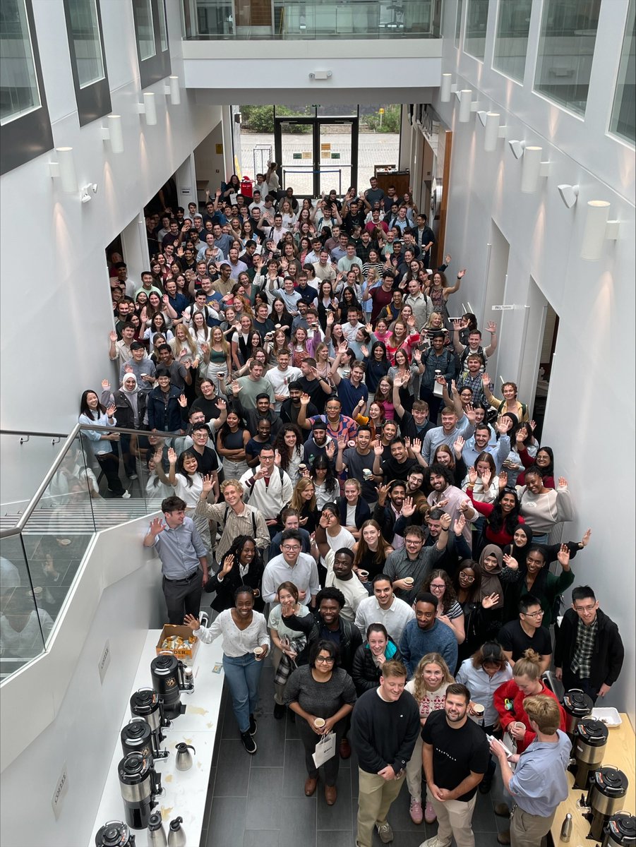 Welcome Junior Doctors!! 👋

Yesterday we welcomed 277 new junior doctors to the health board as our new recruits embark on a career in health care. 

We wish you all the best!

More info:
nhsggc.scot/hundreds-of-ne…