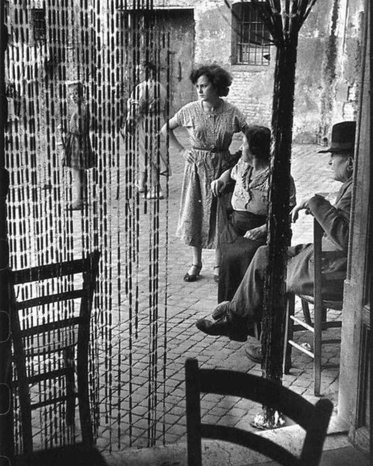 Verano…

📸 Henri Cartier-Bresson

Roma (1953)