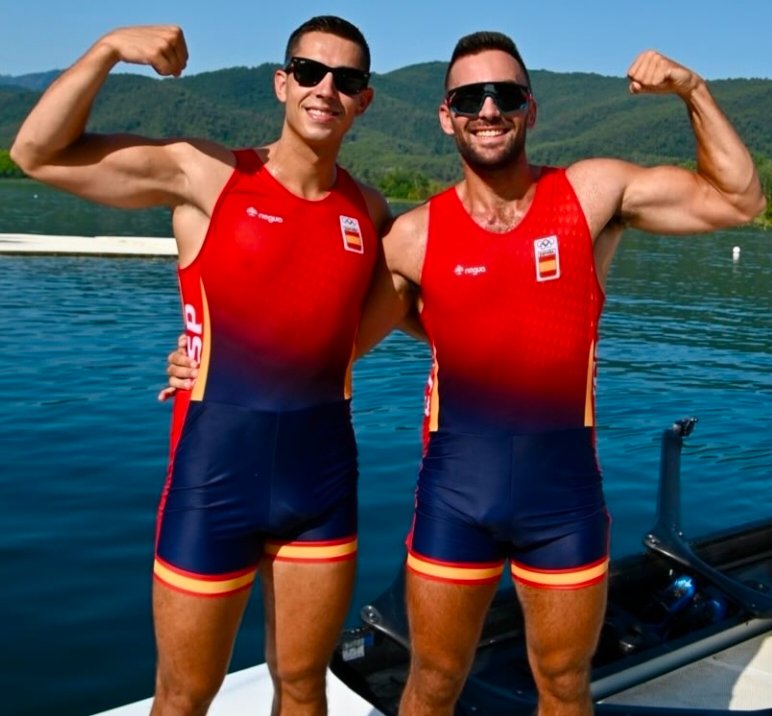 Tokio20206's tweet photo. ¡A LA FINAAAAAAAAAAAAAAL!

RODRIGO CONDE Y ALEIX GARCÍA 🇪🇸 REMO 🚣‍♂️ se clasifican para la gran final del doble scull (M2x) al quedar SEGUNDOS de su serie

¡Lucharán por la medalla olímpica! https://t.co/D7h62dNBqC
