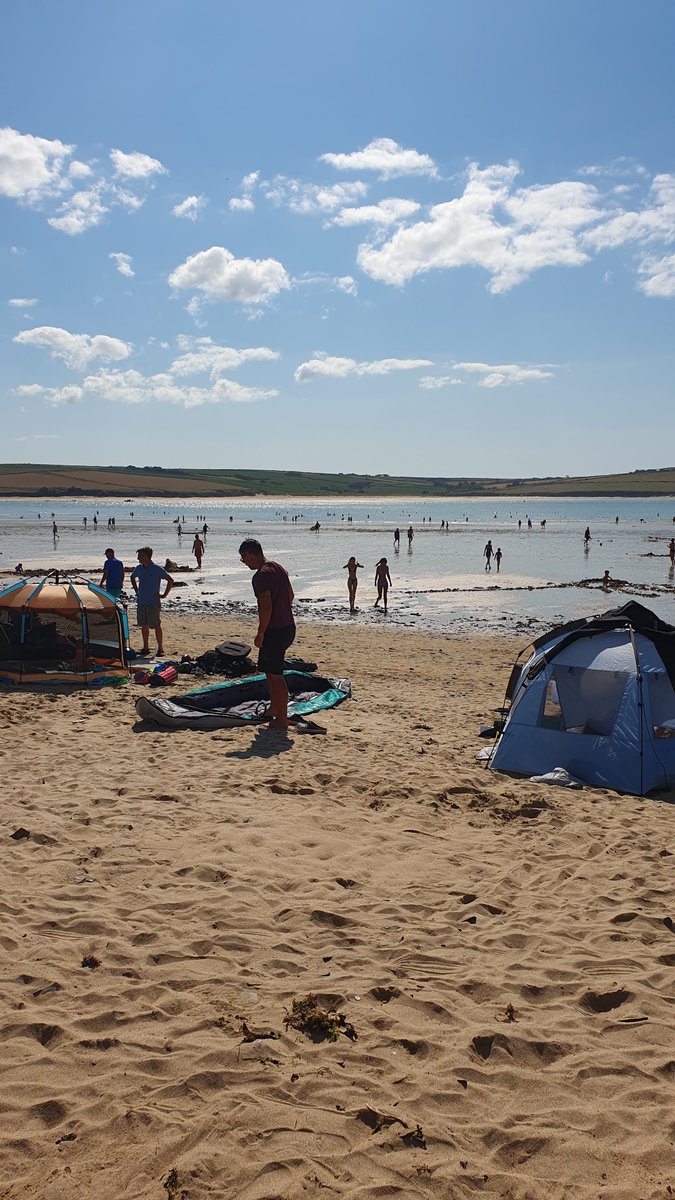 Amie M Gordon in <a href="/TodayPsych/">PsychologyToday</a> about holiday expectations:
(i) Temper them – decide which ones aren’t realistic &amp; let go 
(ii) Set expectations only for yourself – focus on what you can control
(iii) Focus on positives – avoid conflict &amp; be kind 
(iv) Create little moments of joy