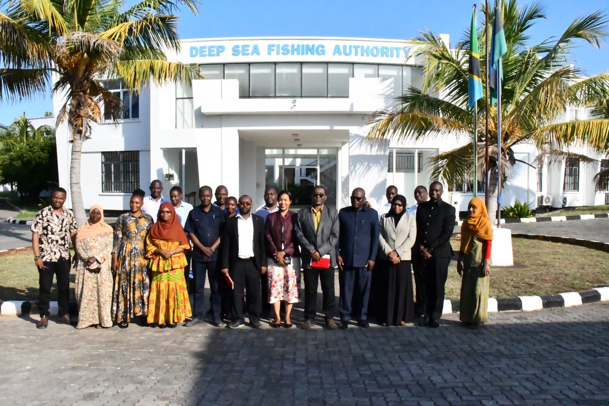 DsfaFishing's tweet photo. Ujumbe kutoka Tume ya Haki za Binadamu na Utawala Bora imetembelea Mamlaka ya Kusimamia Uvuvi wa Bahari Kuu (DSFA) na kufanya kikao na uongozi pamoja na watumishi wa DSFA. DSFA ni moja ya Taasisi ambayo ni mdau wa Tume hiyo. https://t.co/rKK9wfMfVD