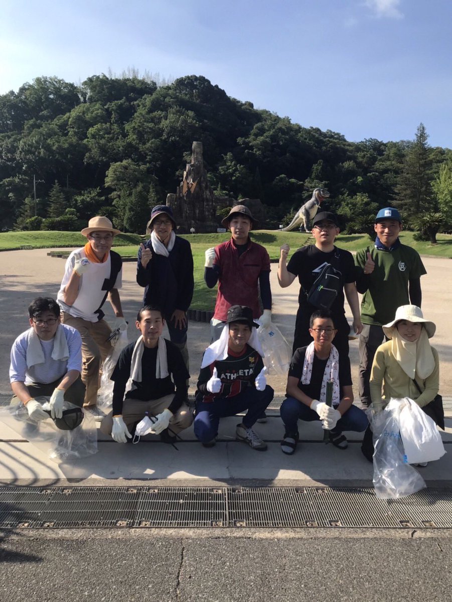 sunfuture0316's tweet photo. 7月28日は笠岡市で「リフレッシュ瀬戸内」に参加しました。早朝から暑かったですが、海岸クリーン作戦を実施！🦀
笠岡市の男子部は30年以上、海岸清掃に取り組んでいるんです。すごいですね！😍

#sunfuture #SDGs  #岡山 https://t.co/YJA9UNeLAe