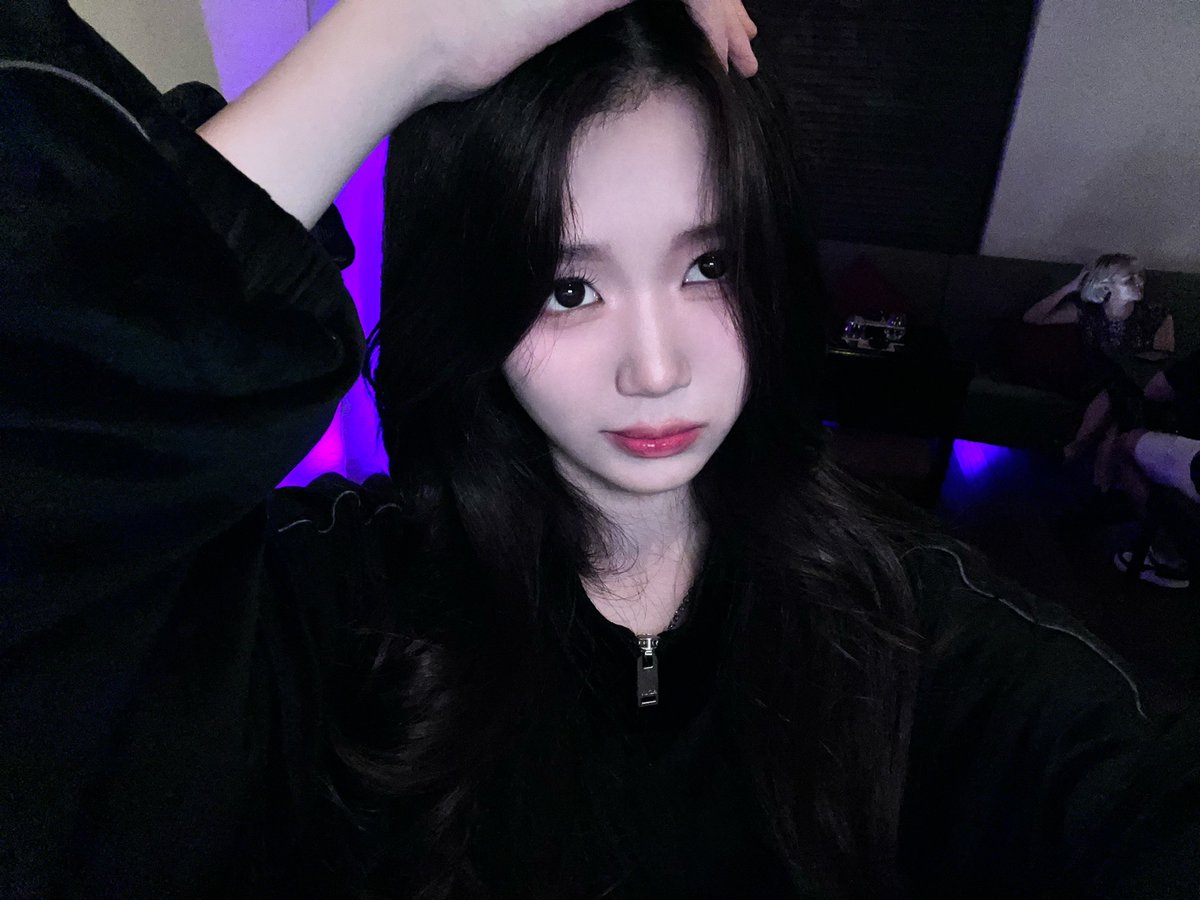 💜💙🖤

#tripleS #트리플에스 #トリプルS
#YuBin #유빈 #ユビン