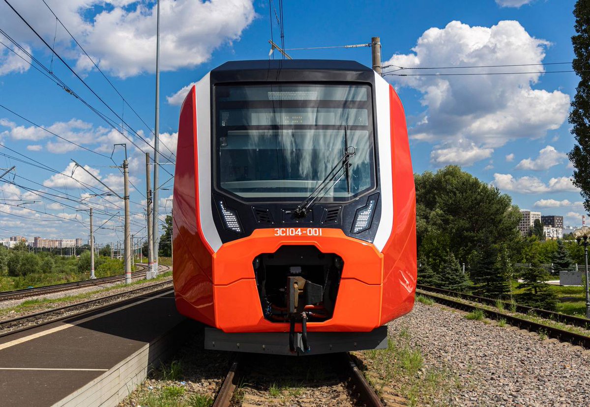 kovichjulia's tweet photo. "Финист" вместо "Ласточки"🚉

К 2026-му вместо "Ласточек" по направлению "Нижний — Москва" на ГЖД планируют запустить их отечественные аналоги — поезда "Финист". Они на 100% сделаны из российских деталей на заводе в Свердловской области. https://t.co/IViG36xPD9