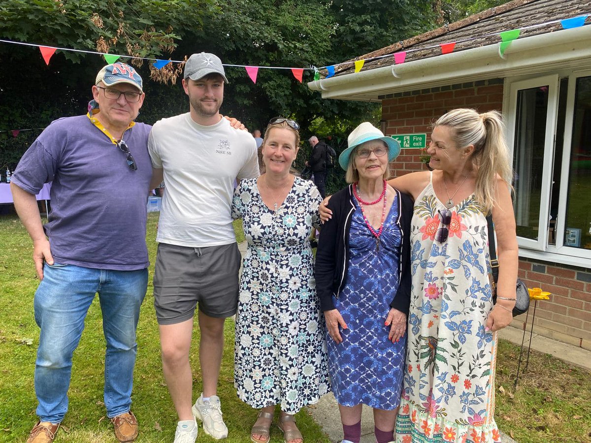 SilverCourtAH's tweet photo. More from our Summer Fete...such a fantastic day @AnchorLaterLife #dementia #carehome #summerfete #funinthesun https://t.co/WZsKbNqfLa