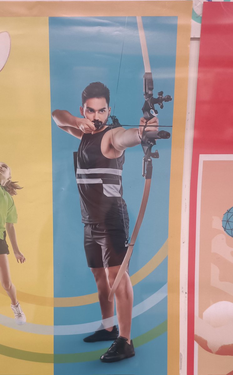 GiuliaBimbi's tweet photo. @RATPgroup no real archers available? This AI pic is nonsense! https://t.co/eOAQaPUXoF