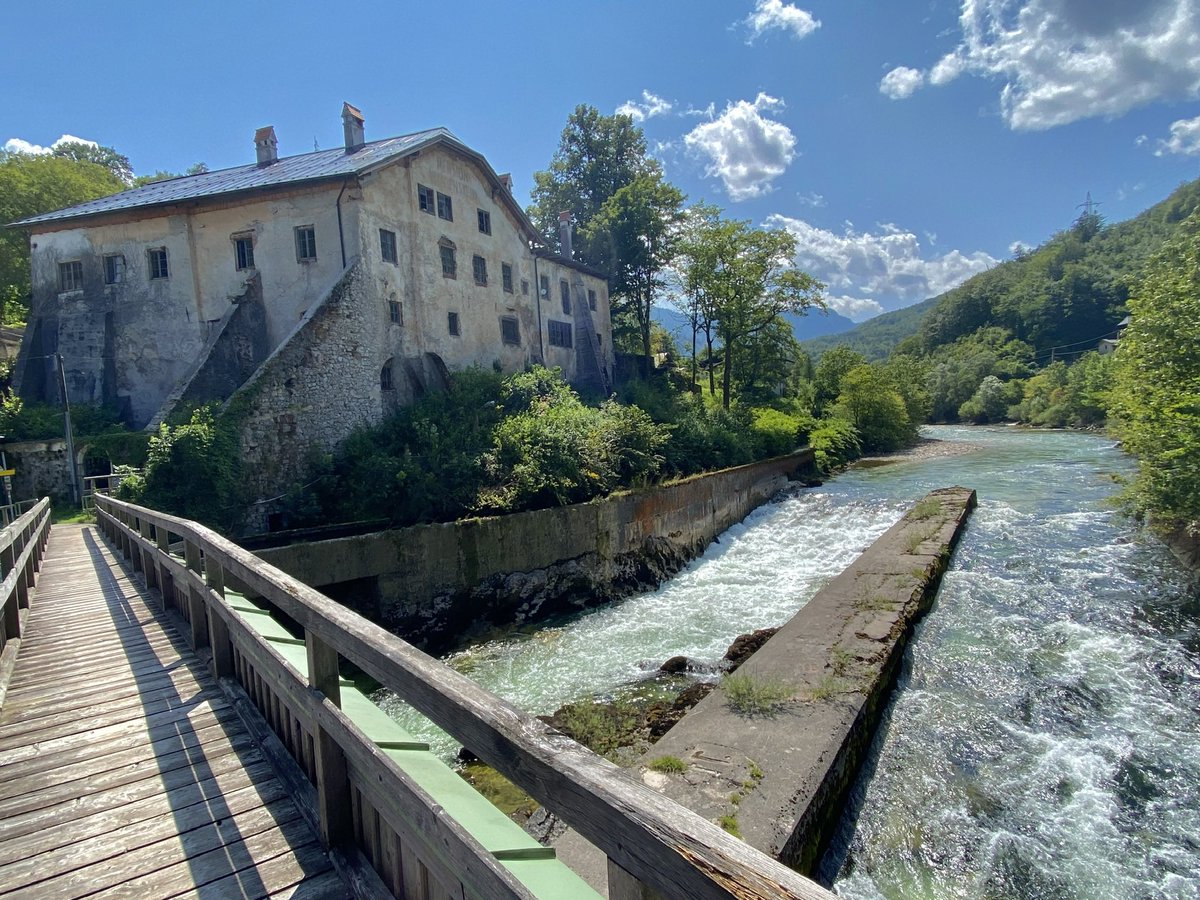 CwcParfum's tweet image. Am Traun Fluss entlang 🇦🇹

#salzkammergut #traun #traunsee #oesterreich #austria #urlaub #vacation #Perfume