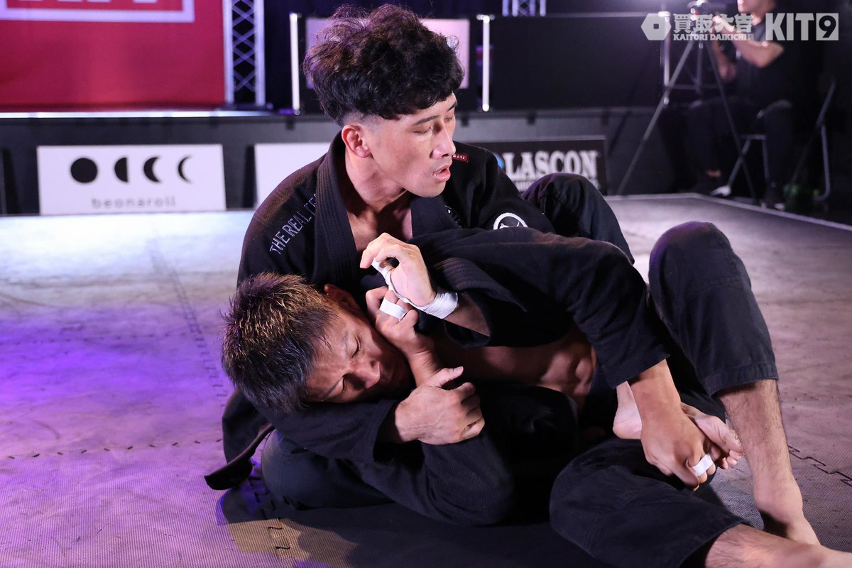 TT_BJJ's tweet photo. 写真ありがとうございます😊
かっこいい所を撮ってもらうには、練習続けて強くなるしかない。 https://t.co/J5BS51kJ9i