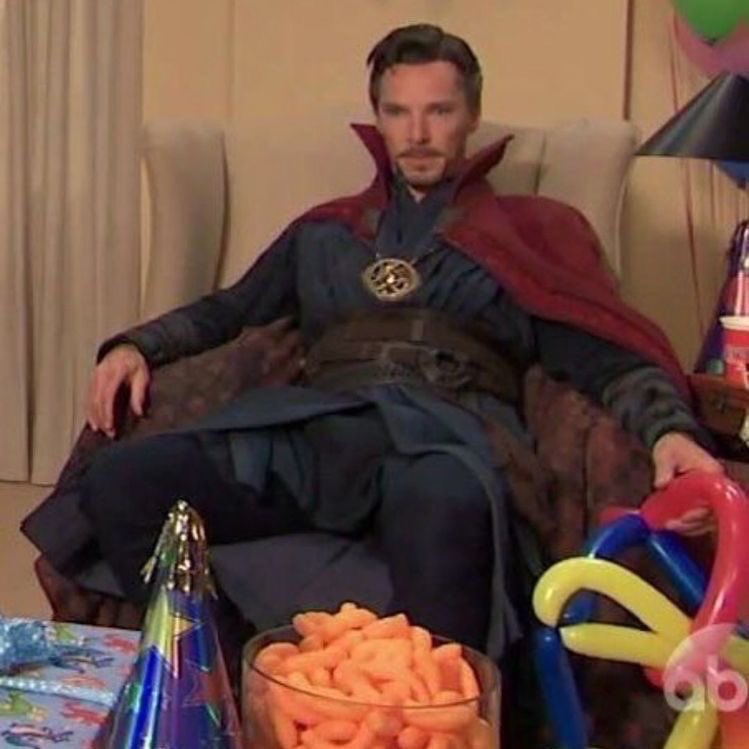 꼬맹이의 생일파티를 한다고 해서 바쁜 시간을 쪼개서 왔더니 정작 주인공은 없는 생일파티가 되었군. 아무래도 스팸메일을 받은 것 같아.