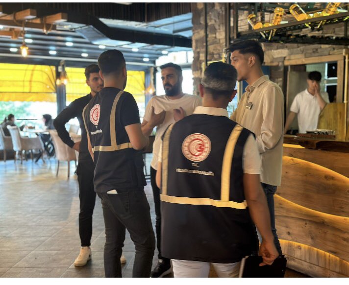VahapTanik's tweet photo. Bingöl il ve ilçelerimizde market, Cafe, Restorant gibi işletmelerde  fiyat etiketi, fiyat listeleri, raf-kasa fiyatlari denetimlerimiz aralıksız devam etmektedir. https://t.co/ophT5jXnEk