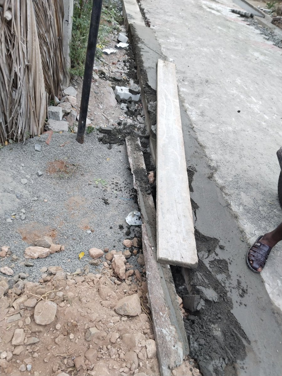 புதியதாக போடப்பட்ட பேவர் பிளாக் சாலை சேதம் ஏற்படுத்தி உள்ளனர்.. மதுரை மாவட்டம்,மேற்கு ஒன்றியம் 
குலமங்களம் ஊராட்சி . அரசு நடவடிக்கை எடுக்க வேண்டும். <a href="/Udhaystalin/">Udhay - தமிழ்நாட்டை தலைகுனிய விடமாட்டேன்</a> <a href="/mkstalin/">M.K.Stalin - தமிழ்நாட்டை தலைகுனிய விடமாட்டேன்</a> <a href="/pmoorthy21/">பி மூர்த்தி - தமிழ்நாட்டை தலைகுனிய விடமாட்டேன்</a>