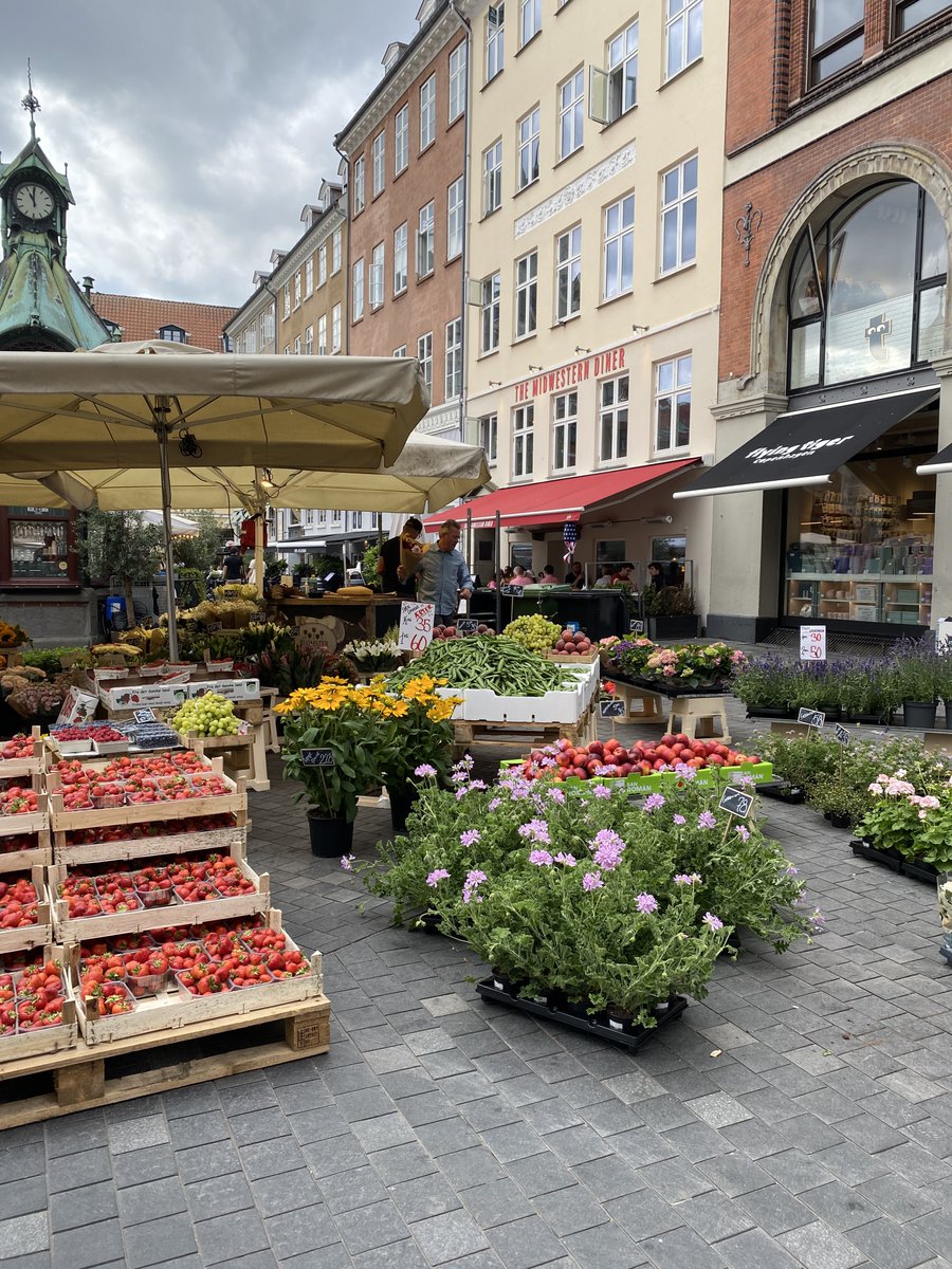 HandnoteStatiou's tweet photo. wish u have a nice day 🚲 https://t.co/2Dqk8VcdR5