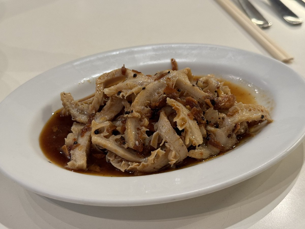 tetta10969's tweet photo. 全部美味しすぎた😋
特に「栗とゴルゴンゾーラペンネ」‼️
#とおるさんぽ
#BOWERYKITCHEN https://t.co/k7ym27TZvf