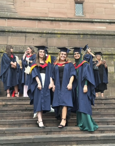 asfcHE's tweet photo. How amazing does our primary PGCE cohort look at their graduation?! These future primary school teachers make us incredibly proud. We wish them all the best of luck in their new teaching careers! 

#Teachers #PrimaryPGCE #HigherEducation https://t.co/AQZF0DO7nk