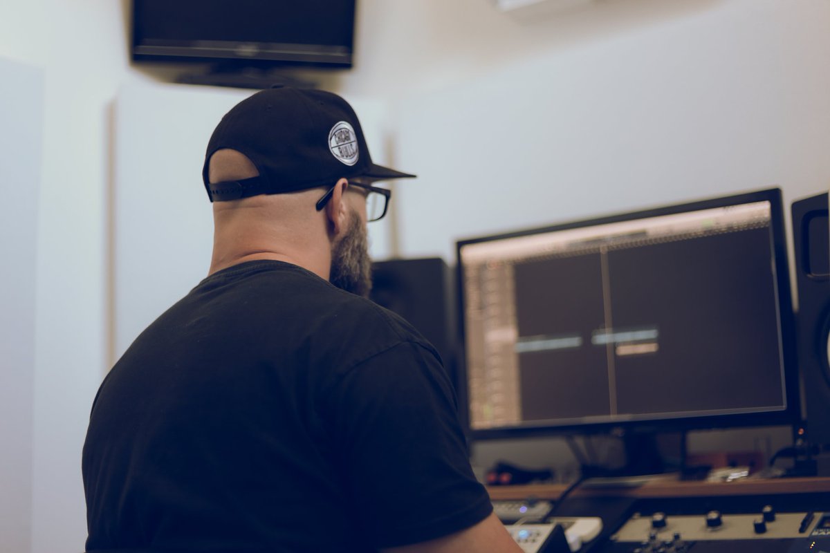 Days two and three <a href="/BanditStudios/">Bandit Studios</a> 
Guitars ✅
Bass ✅ 
Vocals on Saturday and then we are DONE