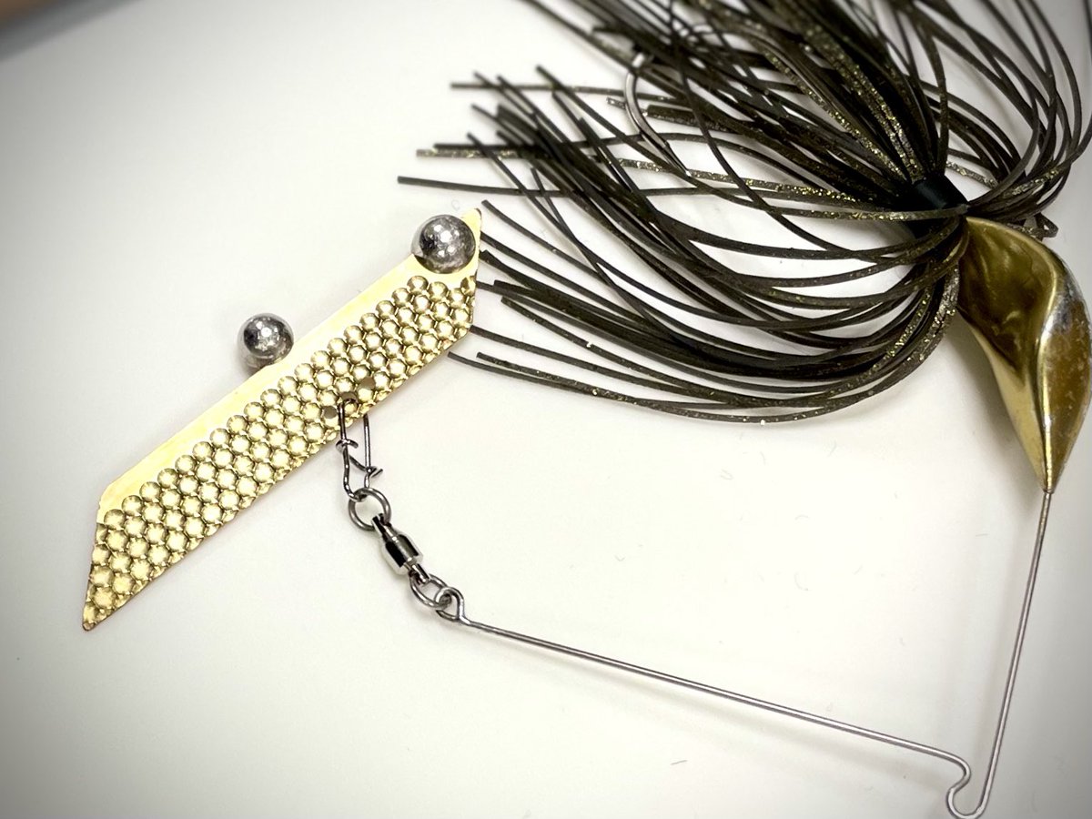 HazamanoNF's tweet photo. I am currently cutting the blade of the lure in the photo.
It is not a spinnerbait. https://t.co/xnZFGkbbmF