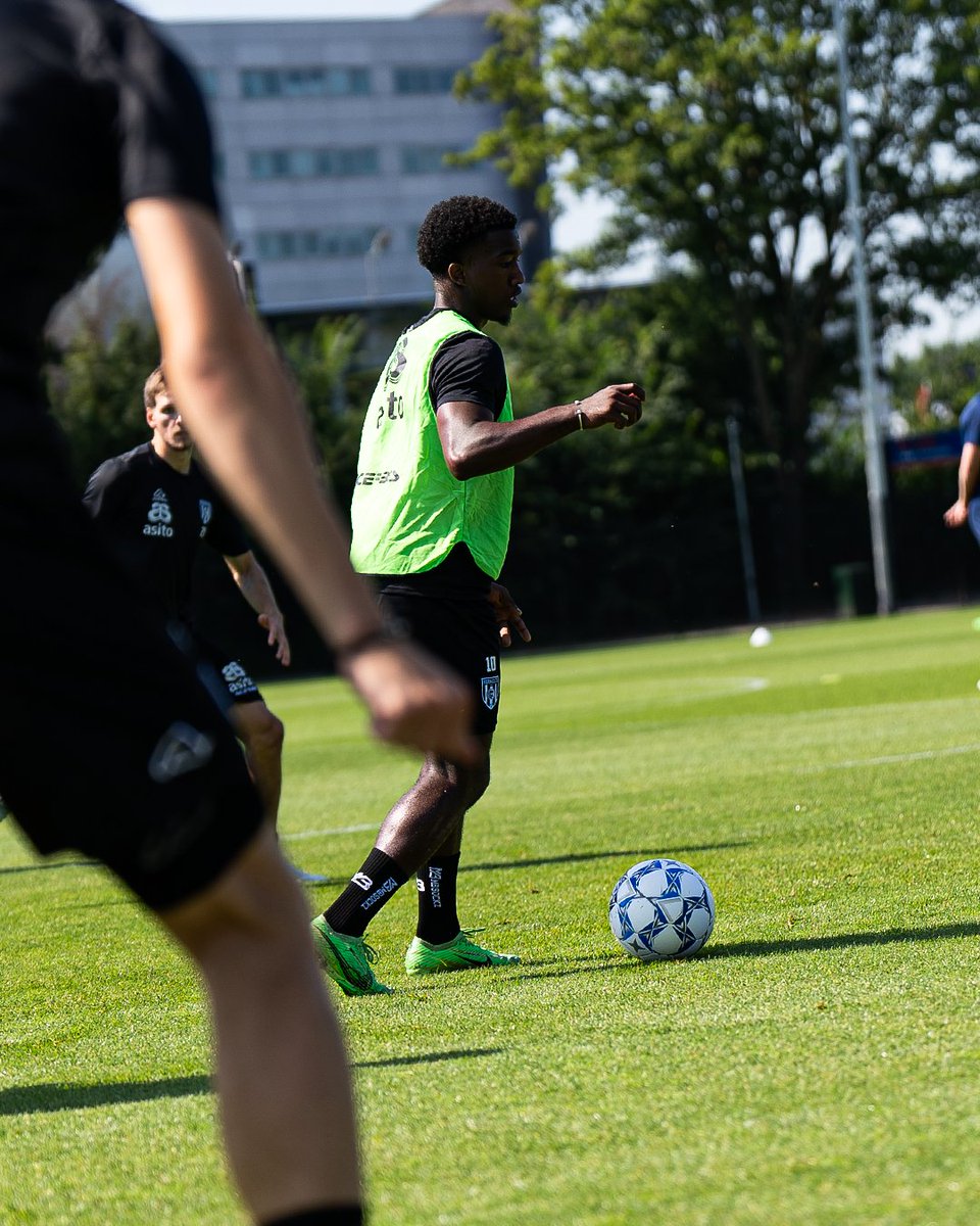 HeraclesAlmelo's tweet photo. 👋 𝗦𝗵𝗶𝗹𝗼𝗵 

#OnsThuis #WijZijnHeracles https://t.co/VeOLehMv5U