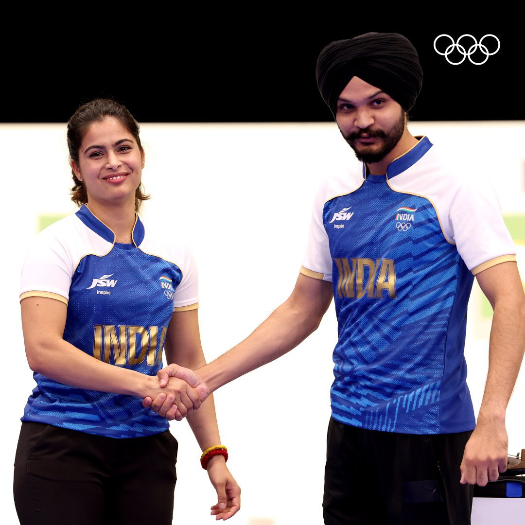 BajrangPunia's tweet photo. Manu Bhaker 🤝 🥉 🤝 Sarabjot Singh
🇮🇳 https://t.co/P9KS83E43R