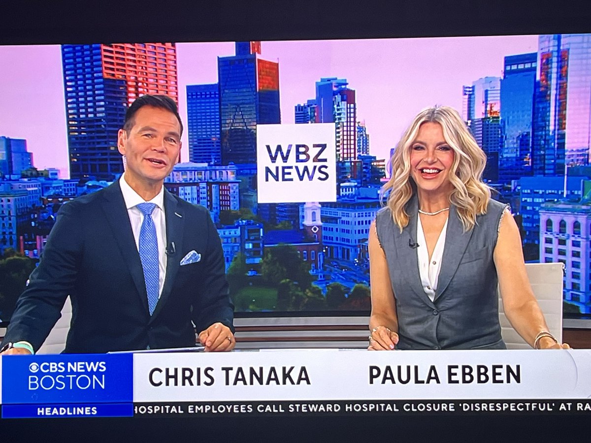 timbailey27's tweet image. A few weeks ago, @PaulaEbben said, “You’re ruining our summah!” on the morning news, which I’m fairly sure was a 20 year old reference to @GlennDOrdway and his Big Show. Now she’s cut off the sleeves of her blazer, Belichick-style. Who’s the biggest sports fan on Boston news?