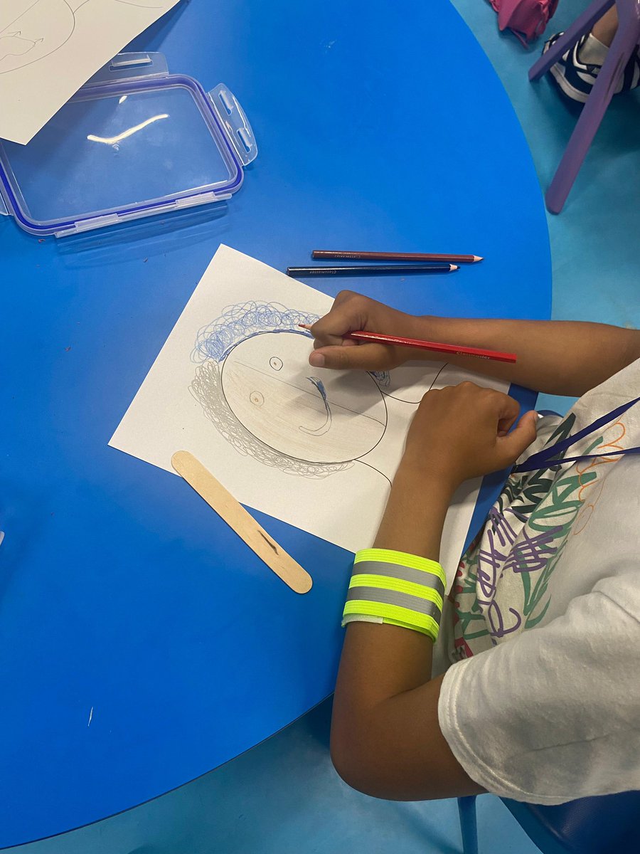 🎉✨Yesterday we kicked off our Summer Holiday Fun Programme &amp; the kids had a fantastic day expressing their creativity &amp; individualism using pens and fabric paint. 🎨👜 It was amazing to see their unique designs come to life! #HAF #LetsCreate #SummerHoliday