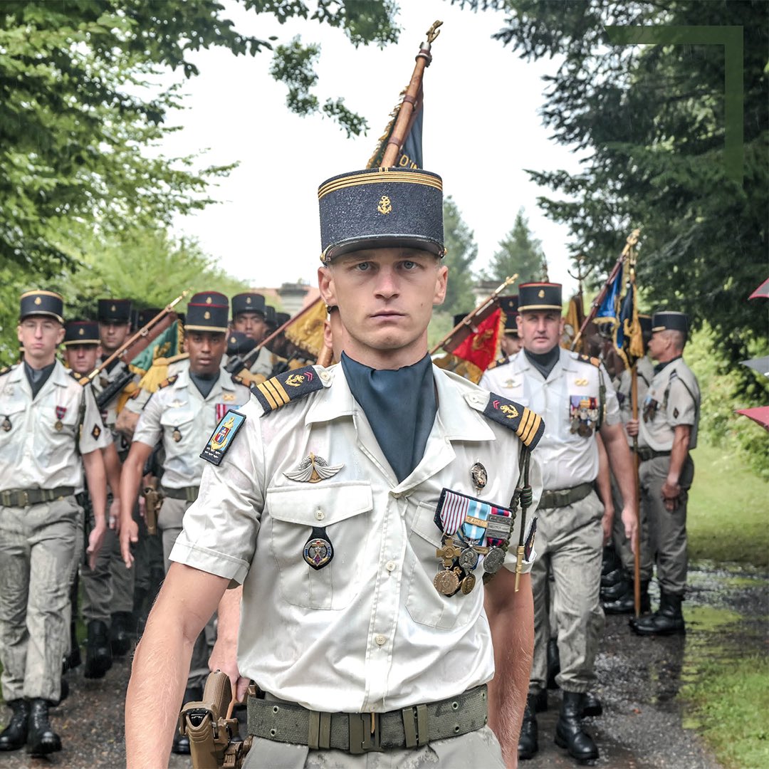 Le 1er régiment d’infanterie de marine a vu trois de ses commandants d’unité changer : l’ECL, le 2e et le 4e escadron. 

A la tête de leurs marsouins pour deux ans : les capitaines Hugo, Thibault et Jean-Vianney. 

Nous leur souhaitons un très bon temps de commandement ! 🫡⚓️