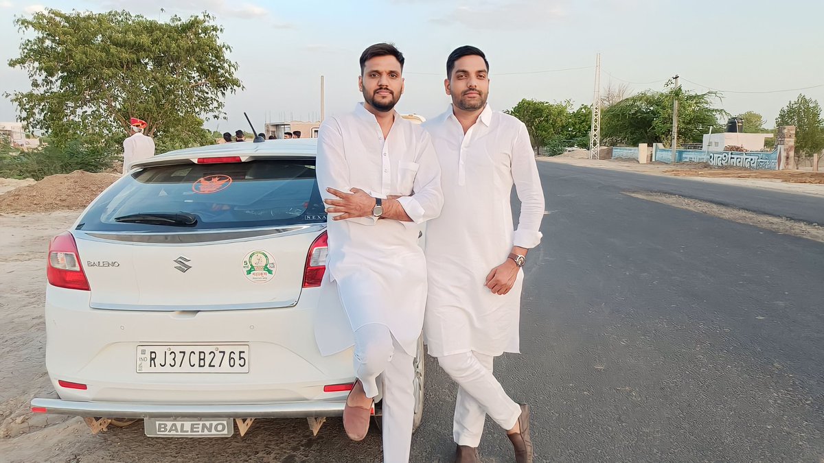 आइए आइए लाइन से आइए 
हमारी तारीफ में दो शब्द कहिए और 
सावन के महीने में ढेर सारा पुण्य कमाइए
#कुर्ता_पजामा
आने दो सब😁
Quote your