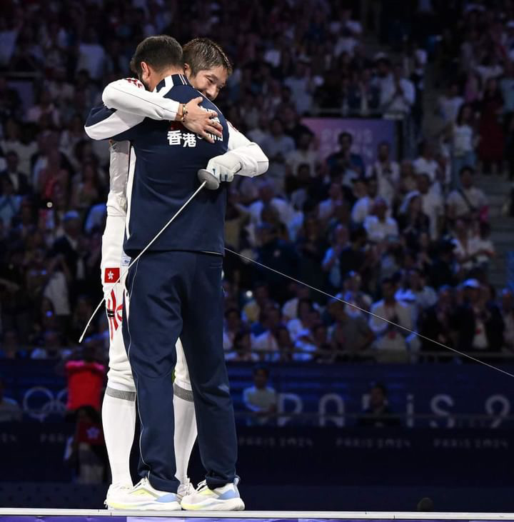 Toutes nos félicitations à Cheung Ka Long 🎉

Dans une finale à couper le souffle le fleurettiste de <a href="/BLR92ESCRIME/">BLR 92</a> remporte à nouveau l’or Olympique contre l’italien Filippo Macchi en finale du fleuret masculin individuel.

Un 2ème titre de champion olympique pour le fleuret