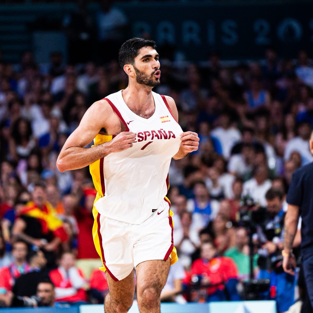 ESPAÑA 84-77 GRECIA

🇪🇸❤️ QUÉ PARTIDO.

FINAL.