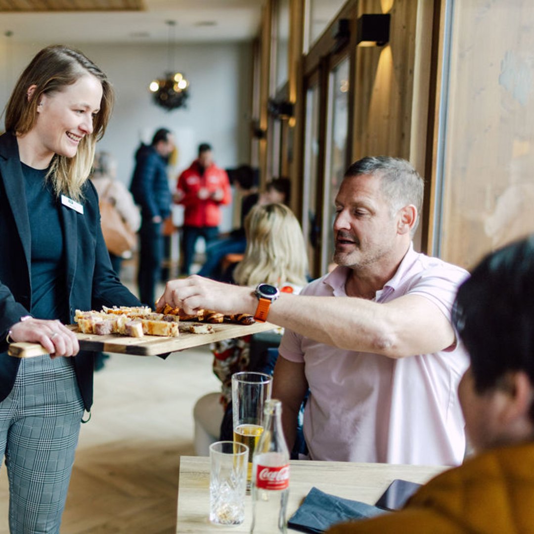 VIP_SKI's tweet image. WHY CHOOSE US THIS WINTER? ❄️

Our #ski holidays offer luxury, prime locations, and exceptional service. With 13,972 unedited testimonials, over 98% of last year’s guests said they’d stay with us again and recommend us to friends. 

That's impressive! 

bit.ly/3WCvQGz