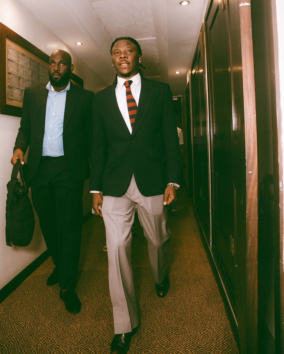 A journey with 1000 miles begins with 1 step. stonebwoy ❤
