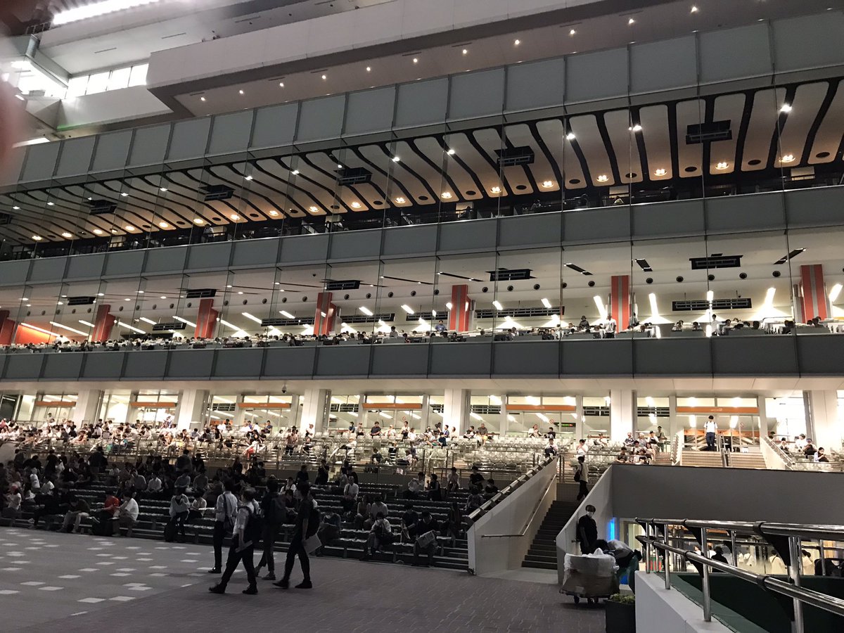 aaanee_e's tweet photo. 旅の終わりはナイター
地方でも大井はすげーな https://t.co/8EnX0qFLKS