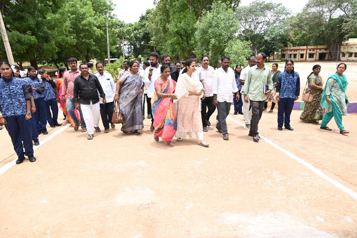 R_Madhavi_Reddy's tweet image. కడప నగరంలోని మూడవ డివిజన్లో గల బిఆర్ అంబేద్కర్ గురుకుల పాఠశాలను సందర్శించి అక్కడ విద్యార్థులతో మాట్లాడి వారి బాగోగులు అడిగి తెలుసుకోవడం జరిగింది.

#education #kadapamlamadhavi #kadapadevelopment #kadapa #CBN #naralokesh