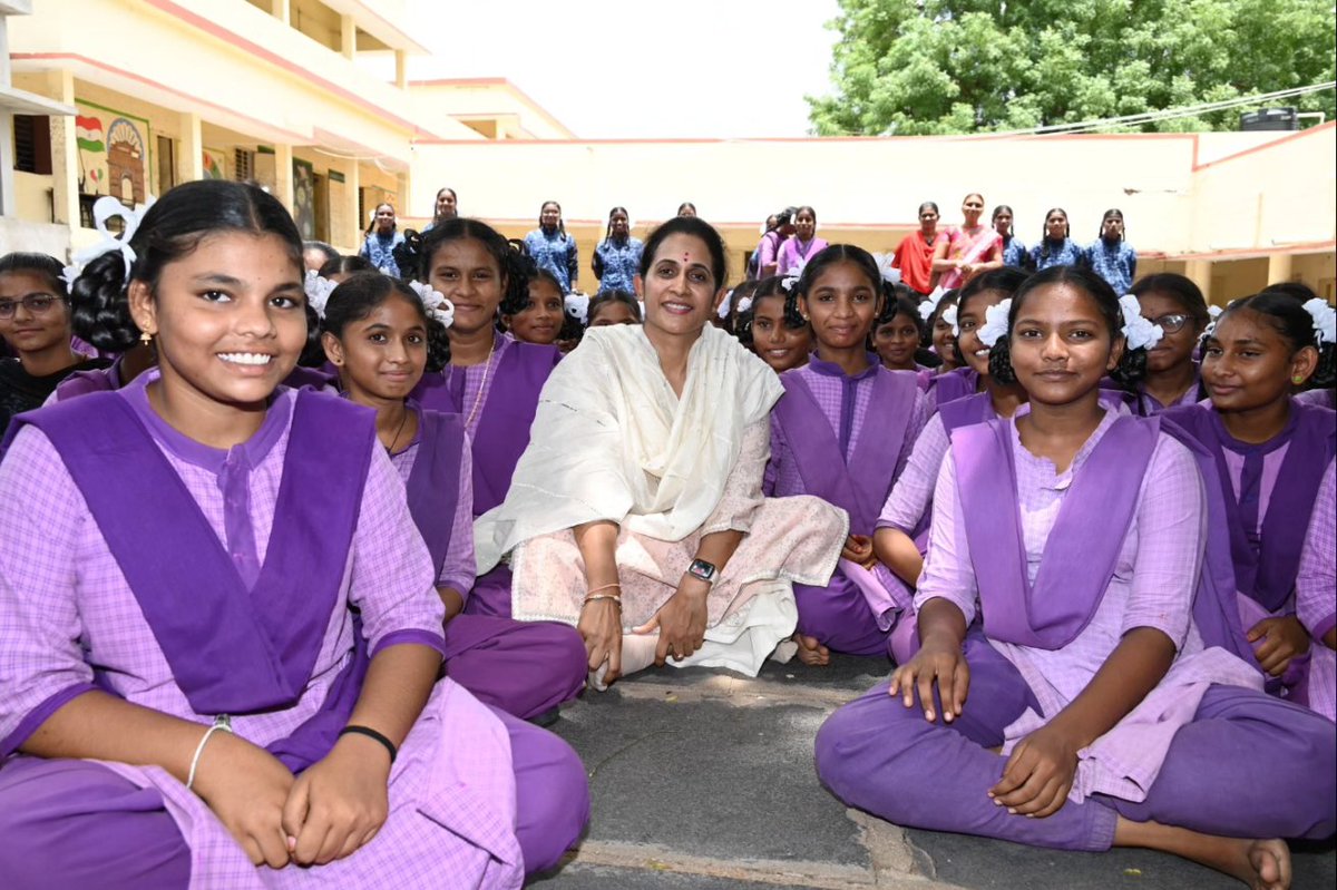 R_Madhavi_Reddy's tweet image. కడప నగరంలోని మూడవ డివిజన్లో గల బిఆర్ అంబేద్కర్ గురుకుల పాఠశాలను సందర్శించి అక్కడ విద్యార్థులతో మాట్లాడి వారి బాగోగులు అడిగి తెలుసుకోవడం జరిగింది.

#education #kadapamlamadhavi #kadapadevelopment #kadapa #CBN #naralokesh