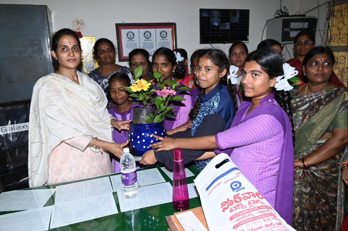 R_Madhavi_Reddy's tweet image. కడప నగరంలోని మూడవ డివిజన్లో గల బిఆర్ అంబేద్కర్ గురుకుల పాఠశాలను సందర్శించి అక్కడ విద్యార్థులతో మాట్లాడి వారి బాగోగులు అడిగి తెలుసుకోవడం జరిగింది.

#education #kadapamlamadhavi #kadapadevelopment #kadapa #CBN #naralokesh