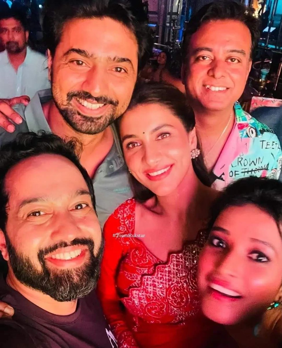 teamrukstar's tweet photo. @RukminiMaitra at Debraj ghosal's birthday bash 😍❤

#rukminimaitra #rukmini #rukstar #dev #devadhikari #devruk #devrukmini #bengali #bengaliactress #tollywood #tollywoodactress https://t.co/6Q8vE5XnBF