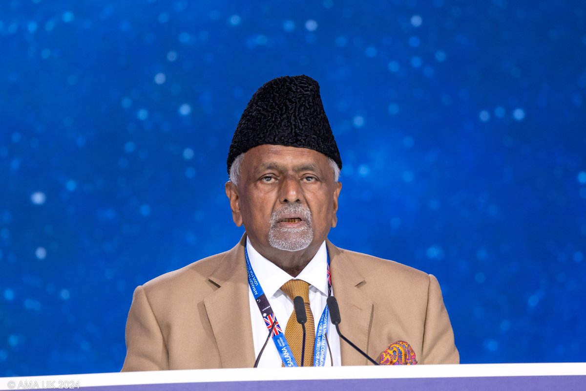 Jalsa Salana UK (@jalsauk) on Twitter photo President <a href="/AhmadiyyaUK/">Ahmadiyya UK</a> Rafiq Ahmad Hayat addressing the #JalsaUK on the topic of 'Guarding Against the Negative Trends of the Contemporary Age'. National President <a href="/AhmadiyyaUSA/">Ahmadiyya Press USA</a> Mirza Maghfoor Ahmad is presiding the session. President <a href="/AhmadiyyaUK/">Ahmadiyya UK</a> Rafiq Ahmad Hayat addressing the #JalsaUK on the topic of 'Guarding Against the Negative Trends of the Contemporary Age'. National President <a href="/AhmadiyyaUSA/">Ahmadiyya Press USA</a> Mirza Maghfoor Ahmad is presiding the session.